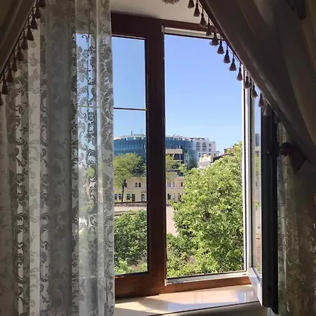 Provence Deribasivska Daire *